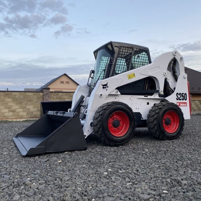 BOBCAT 4