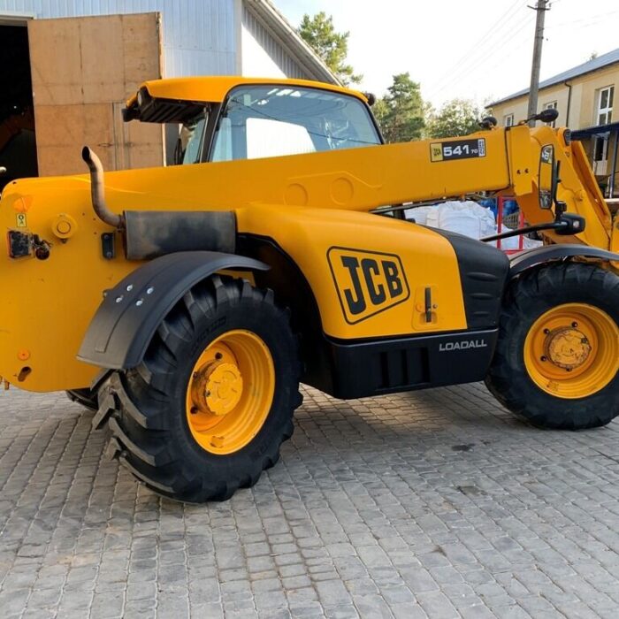 JCB 13