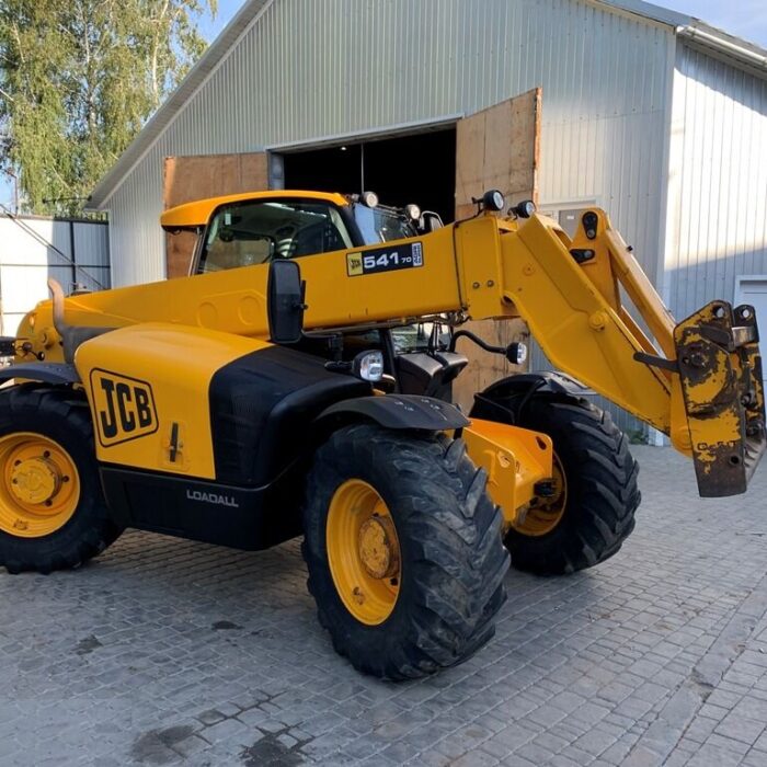 JCB 16