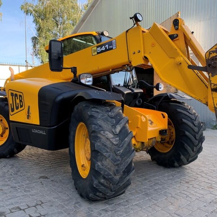 JCB 18